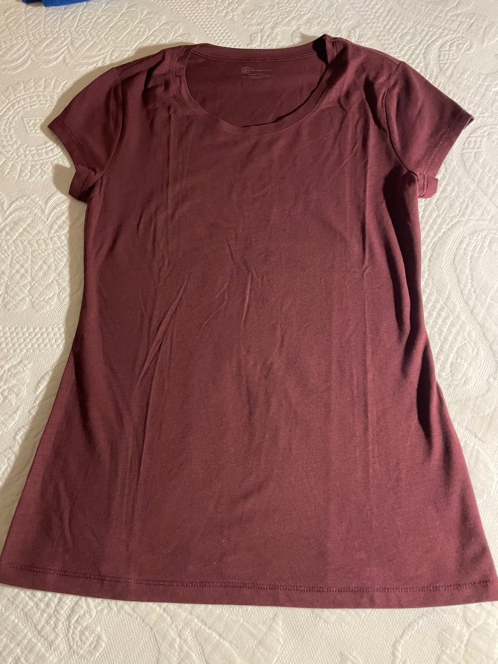NOBO Women's Short Sleeve Crewneck Tee in Burgundy